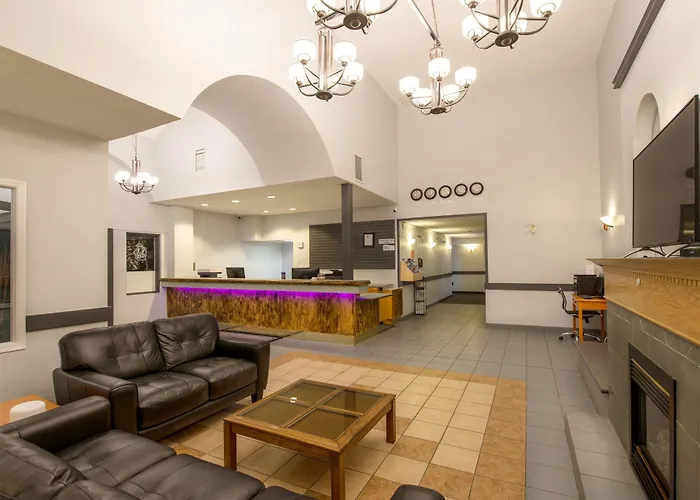 Coast Hinton Hotel